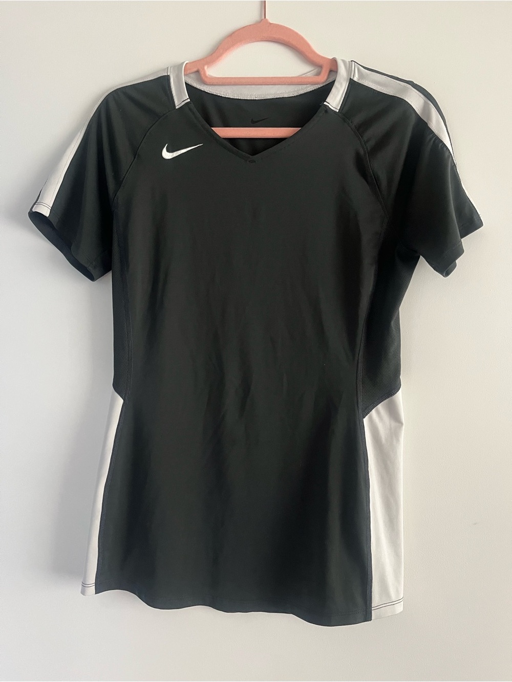 Nike Women's Black & White Short Sleeve Athletic Tee